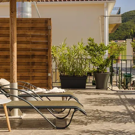 Cavaliere Seafront House - Theseus