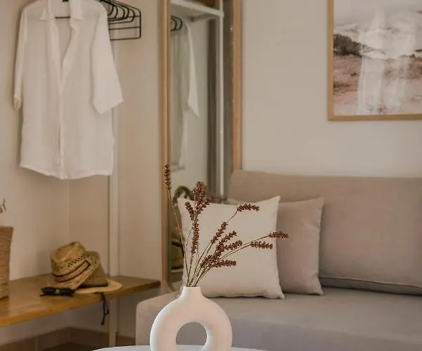 Cavaliere Seafront House - Theseus *