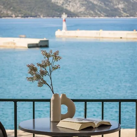Theseus Seafront House Holiday home