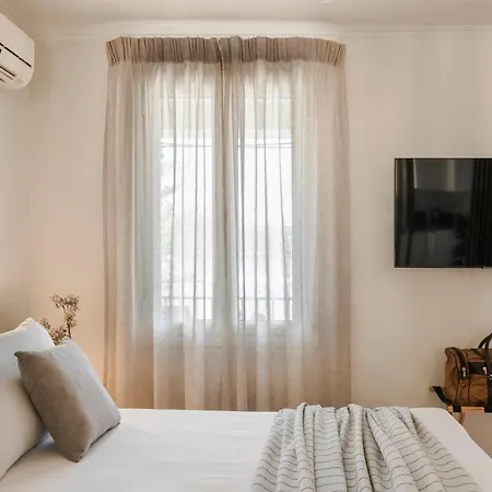 Theseus Seafront House 사미