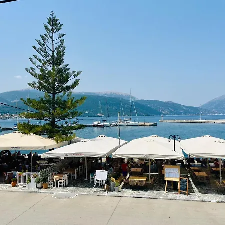 Cavaliere Seafront House - Theseus Semesterbostad Sami (Kefalonia)