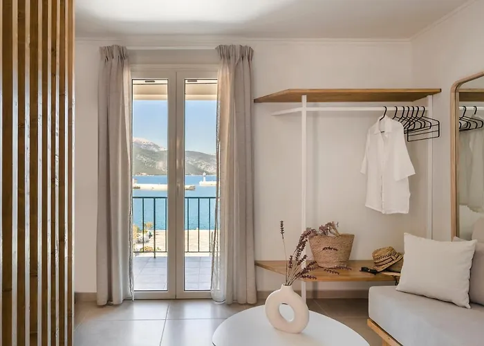 Cavaliere Seafront House - Theseus *